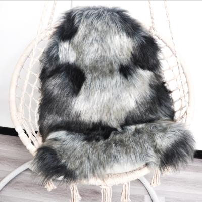 China New Winter Fashion Luxury Faux Wolf Fur Blankets And Blankets For Living Room High Quality Blankets And Factory Custom Blanket for sale