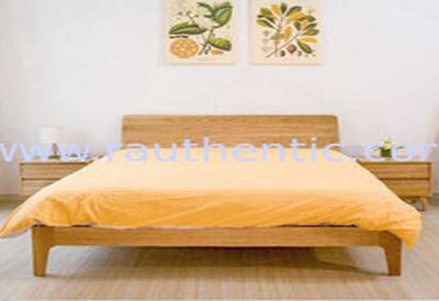 China Small Modern Real Wood Platform Bed , Chunky Wooden Frame Single Bed With Slatted Bed Base for sale