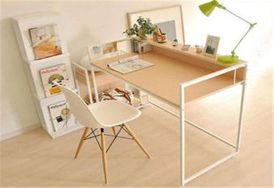 China Pretty Modern Furniture Table Wood And Metal Computer Desk For Students for sale