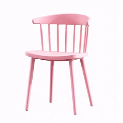 China Comfortable Manufactures Latest Design Plastic Windsor Dining Chair for sale