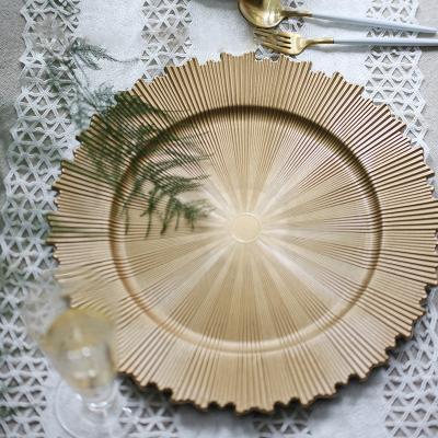 China Luxury Disposable Cheap High Selling Reef Gold Charger Dishes Plastic Wedding 33CM Round for sale