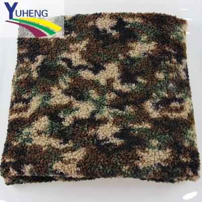 China Fashion Anti-Static Camouflage Printed Teddy Fleece 100% Polyester Knit Plush Fabric for sale