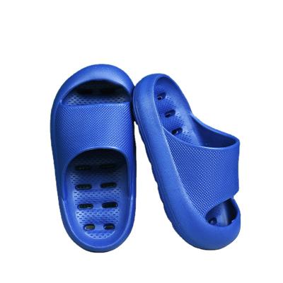 China Popular Wholesale Retail Resale Sandals Children Bathroom Unisex Bathing Permeable Slippers Home Hotel Cavity Kids Bathing Permeable Slippers for sale