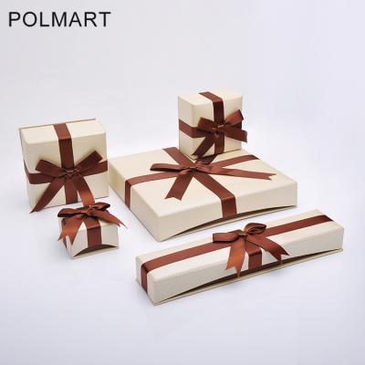 China Jewelry Gifts Packaging Luxury European Women White Gift Box Earrings Jewelry Box Packaging With Ribbon for sale