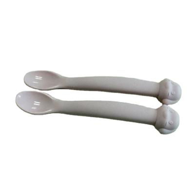 China Waterproof 100% BPA Safe Wholesale Feeding Soft Spoons Edible Grade Kids Soft Spoon Silicone Baby Spoon for sale