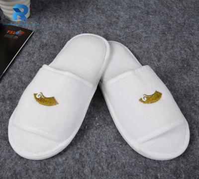 China Fashion / Comfortable / Durable Embroidered Logo Dots Embroidered Single Toe Hotel Open Slipper for sale