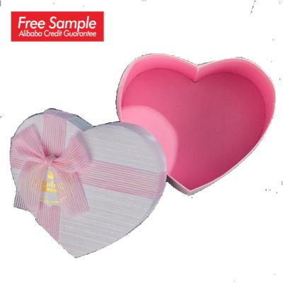 China Recyclable paper boxes clear gift candle heart shaped ring heart shaped eyelash box packaging for flower for sale