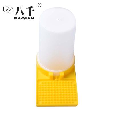 China Savings Breeding Cost Bee Keeping Tools Water Deep Bowl Bee Feeders Beekeeping Equipment Plastic Bee Feeders for sale