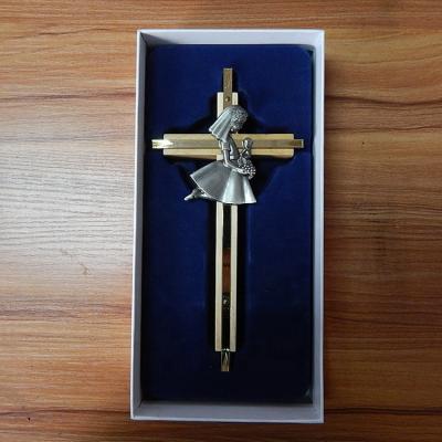 China Europe Supplier 6 Inch Gold Plated Girl Wall Crucifix Prayer Cross For Religious Gifts for sale