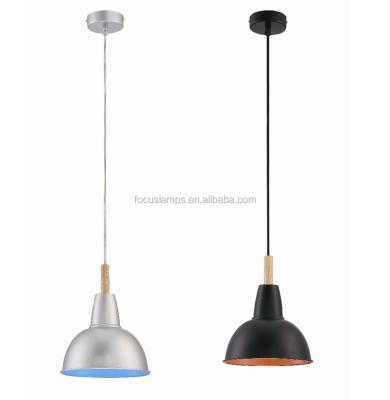 China The Indoor Lighting Hearth Lighting Pendant Lamp Made With Iron And Wood Materials for sale