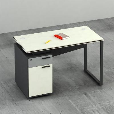 China Eco - Friendly Modern Design Office Furniture Desk Table for sale