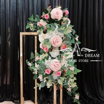 China Beautiful Wedding Flower Rose Flower Easy Decor Hanging Wedding Flower Arrangement from A Dream Wedding Store for sale