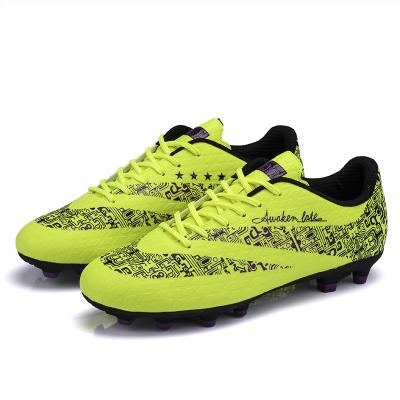 China Sports shoes 2020 professional low top football shoes new field shoes spikes men and women EVA Pu Rubber World-win sports sprint running shoes for sale