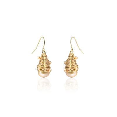 China Hot Selling Trendy Fashion Style Women Jewelry Trendy Gold Plated Freshwater Pearl Earrings for sale