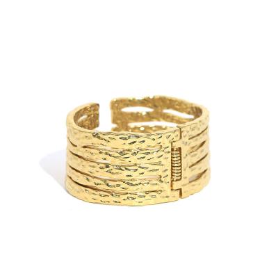 China Sale European Punk Romantic Glde Plating Texture Band Brass Wide Lava Open Bangle For Unisex Bangle for sale