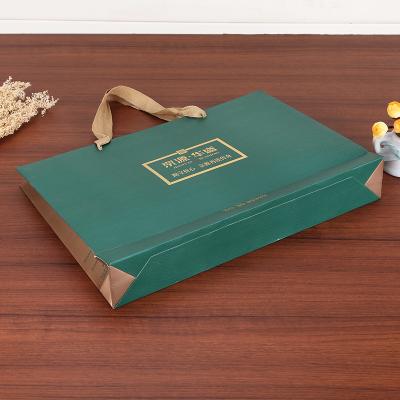 China Recyclable High End Customized Brand 350gsm Paper Bag And Free Sample Logo Printed Gift Packaging Shopping for sale