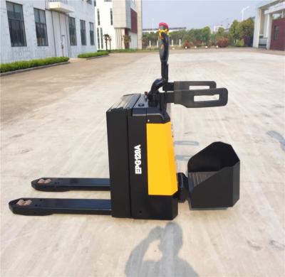 Cina 1.5 Ton Warehouse Pallet Lift Smart Electric Mini Pallet Truck 1500kg in vendita