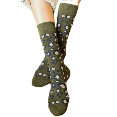 China New Arrival Sporty Custom Cotton Cartoon Crew Socks Fashion Happy Leopard Socks Women for sale