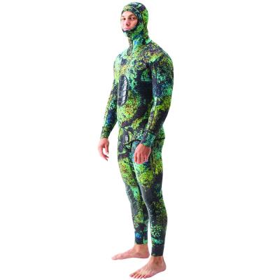 China Camouflage 2pieces antibacterial neoprene wetsuit OEM service spearfishing factory 3 mm CR spearfishing suit for sale