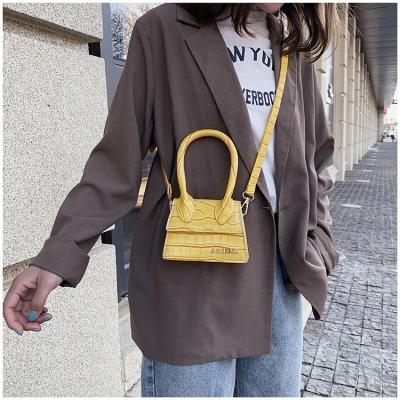 China 2021 New Polyester Fashion One-Shoulder Popular Portable Messenger Small Women Square Bag for sale