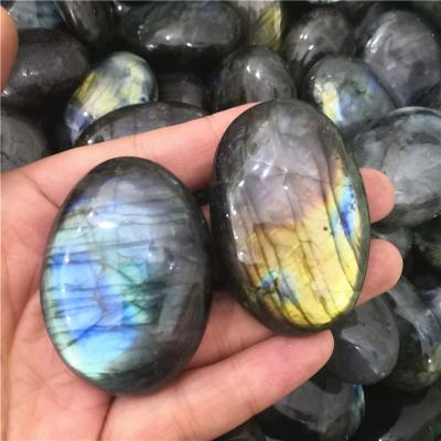 China Wholesale Freeform Natural Polished Blue Gemstone Labradorite Palm Stone From China for sale