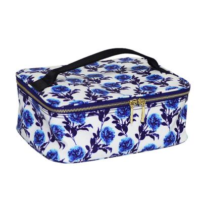 China Fashion Wholesale Factory Wholesale OEM Vintage Wash Bag Premium Cosmetic Bag Customized Portable Make Up Bag for sale