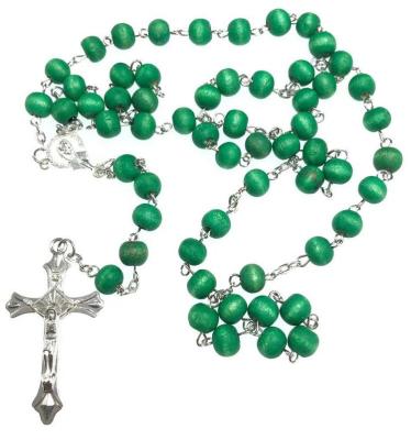 China 7mm Religious Green Color Mounted Perfume Wooden Fragrance Rosary Baby Baptism Gifts for sale