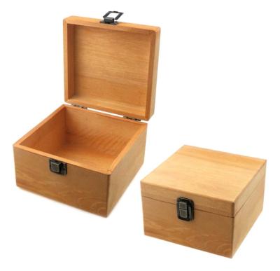 China Handmade Custom Gift Packing Storage Box Pine Wood Clamshell Opens Wooden Box for sale