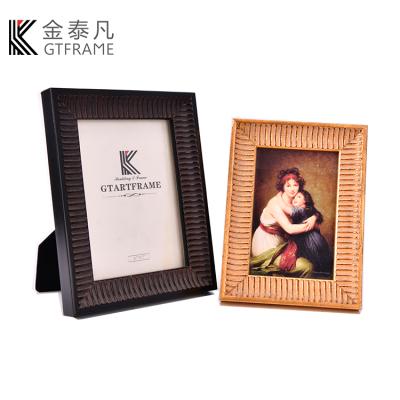 China Wholesale 4X6 5X7 8X10 Fashionable Tabletop Vintage Picture Frame Wall Hanging Gold Solid Wood Photo Frame for sale