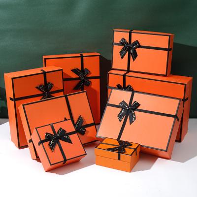 China New Bow Gift Birthday Biodegradable Universal Paper Gift Box for sale