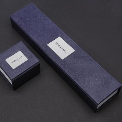 China Newest & Open Window Jewelry Necklace Bracelet Box Customized Magnet Cardboard Paper Jewelry Box for sale