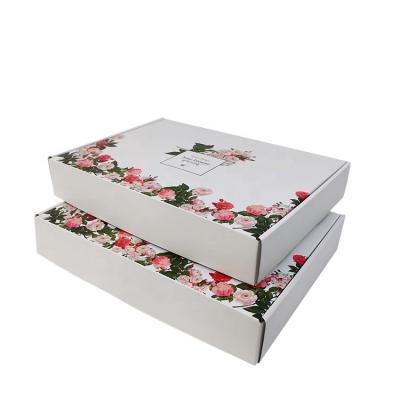 China Sustainable New Products Folding Flat Pack Cardboard Gift Packaging Boxes for sale