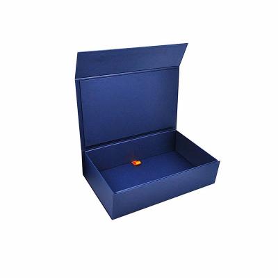 China Custom Black Folding Magnetic Packaging Paper Box Biodegradable for sale