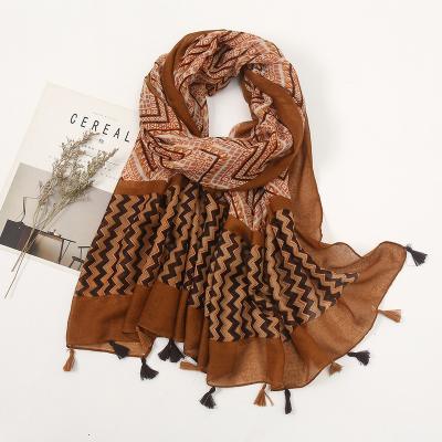 China Latest Designs Polyester 2022 Women's Dropshipping Hijabs Print Islamic Hijabs Shawl Malaysian Cotton Tassels Scarf for sale