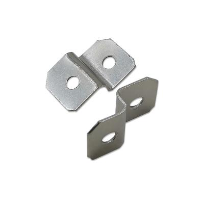 China Iron 17x26mm Z Shaped Right Angle Metal Table Brackets Corner Code Silver for sale