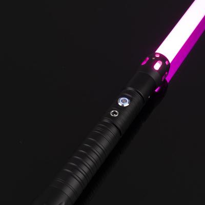 China Led Flasher Plays Lichtschwert De Luz Smooth Swing Lightsaber Changing High Light Sensitive FX Final Lightsaber Dueling Color for sale