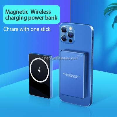 China China Manufacturer Charging Magsafing Mini 5W Wireless Charging Reliable Magnetic Charger Power Bank for sale