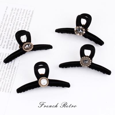 China New Design Retro Black Velvet Focking Hair Claws Accessory Beads With Diamond Metal Fashion Large Shark Clips for sale