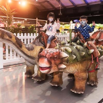 China Simulation Electric Brachiosaurus Walking Animatronic Dinosaur For Kids for sale