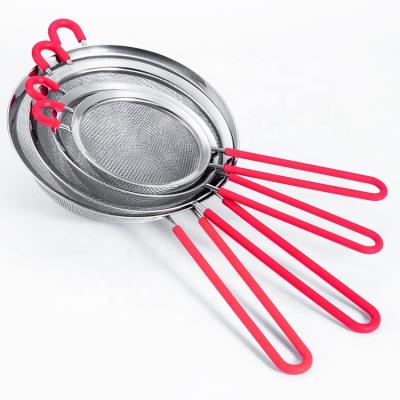 China Viable Wholesale Mesh Food Strainer Fine Mesh Stainless Steel Colander Sieve With Long Handle for sale