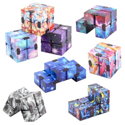 China Toy Dropshipping Second Generation Decompressed educational toys infinity cube fidgety person hot selling toy for sale