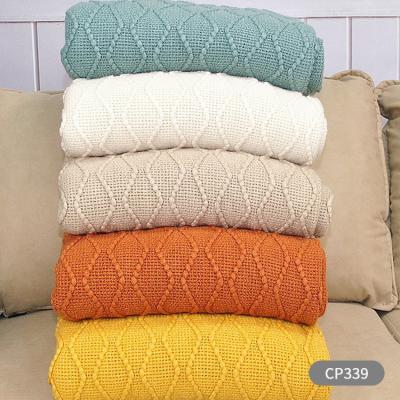 China Manufacturer Custom Anti-pilling Solid Color Tassels Fringe Blanket Light Weight Couch Bed Decor Throw Blankets for sale