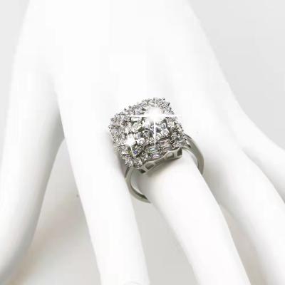 China FASHIONABLE Wholesale Full Diamond Crystal Glass Romantic Ring Platinum Plated Rhinestone Engagement Ring Jewelry for sale