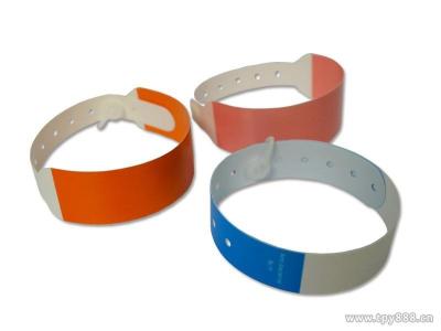 Cina Eventi pazienti di carta eliminabili impermeabili dell'identificazione di frequenza ultraelevata RFID Chip Wristband Bracelet For Medical di colori di varietà dei pp in vendita