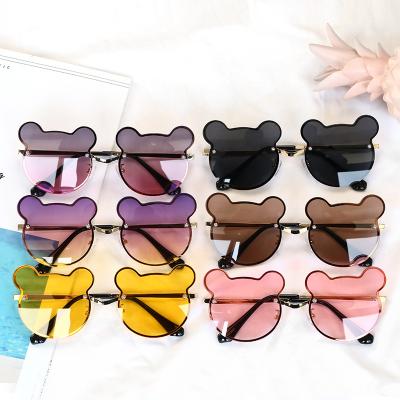 China Fashion Sunglasses Shape Sunglasses 2021 Newest Toddler Sunglasses Kids Bear Shape Gradient Lens for sale