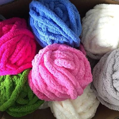 China Anti-pilling Ready To Ship Thick Bulky Jumbo Knit Vegan Chenille Yarn for sale