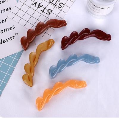 China Trendy Hair Claws Fashion Girl Hair Accessories Wholesale Joker Large Hair Clip Acrylic Colors Hair Claws For Female for sale