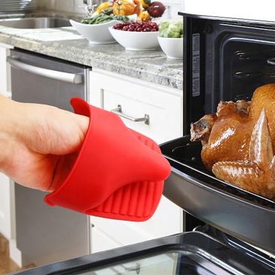 China Oven Mitt Heat Resistant Silicone Pot Holder Gloves Heat Insulation Finger Protector Pinch Grips for sale