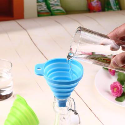 China Viable Food Grade BPA Free Heat Resistant Flexible Collapsible Silicone Food Grade Kitchen Collapsible Funnel for sale