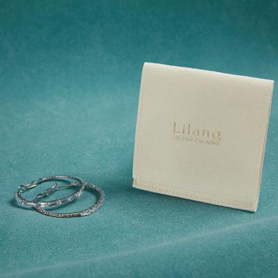 China custom 2022 Deboss Logo Luxury 8x8cm pocket Microfiber Necklace Bracelet Jewelry in stock 6.5*6.5cm for sale